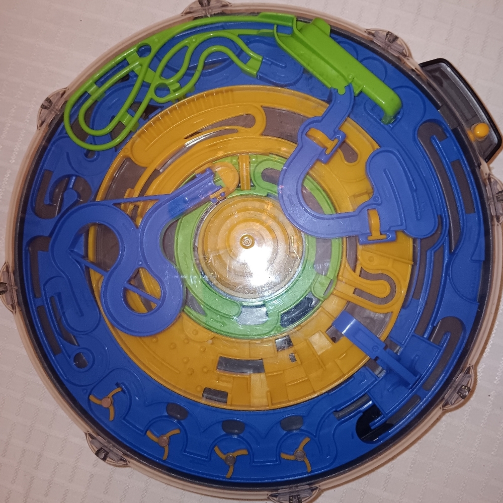 Perplexus Revolution Runner Motorized Spin Master Toy
